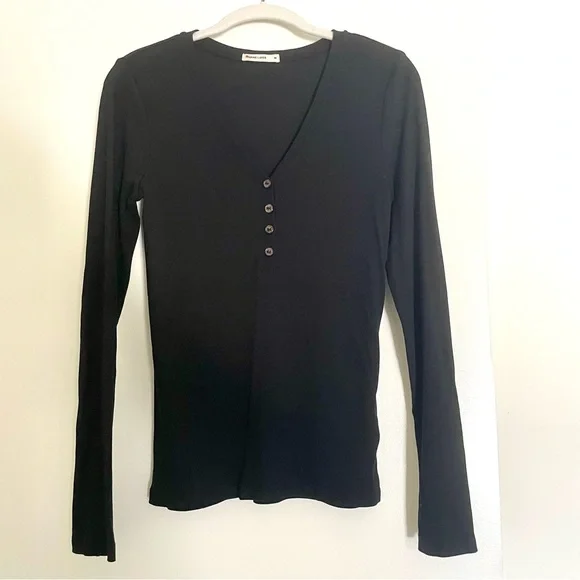 Marine Layer Lexi Rib V-Neck Long Sleeve Henley - Picture 4 of 11